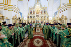 В Ульяновске Казанскому образу Пресвятой Богородицы поклонились более 15 000 человек