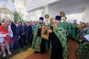 «Заступнице усердная»: в день Святой Троицы в Ульяновске встретили Казанскую икону Божией Матери