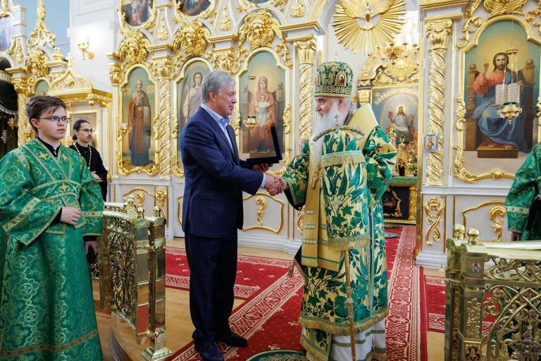 Губернатор вручил главе митрополии почетный знак «За заслуги перед Ульяновской областью»