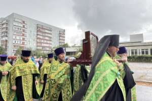 В Заволжском районе прошел крестный ход с Казанской Жадовской иконой Божией Матери