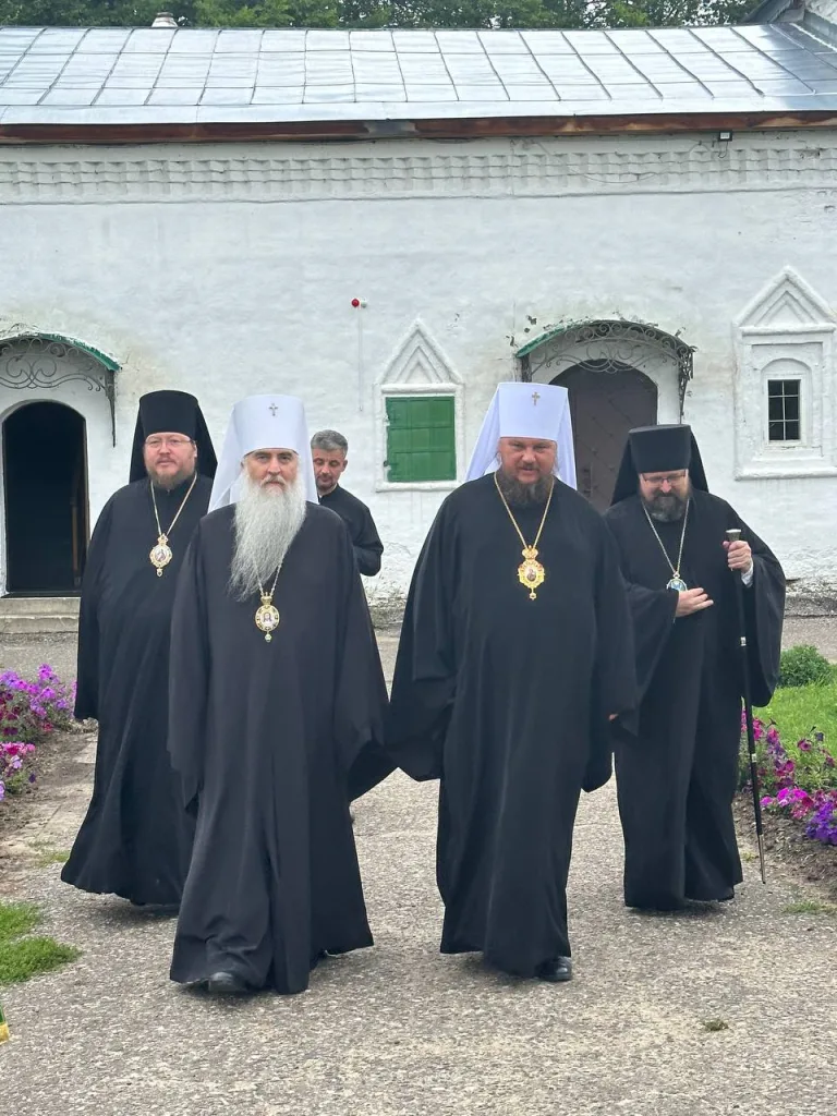 День памяти преподобного Макария: Митрополит Лонгин принял участие в торжествах в Макариево-Унженском монастыре