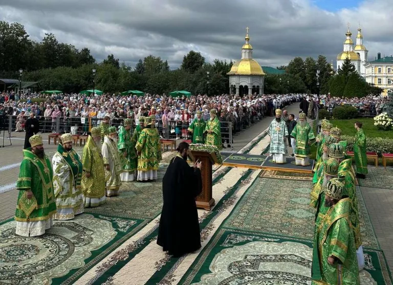 Митрополит Симбирский и Новоспасский Лонгин принял участие в торжествах в Серафимо-Дивеевском монастыре