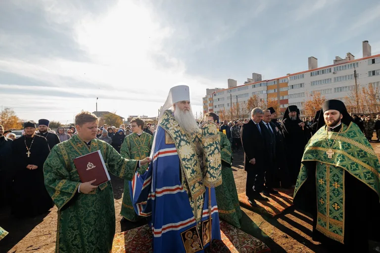 День памяти св. Гавриила Мелекесского: соборное богослужение и освящение места под строительство нового храма в Димитровграде