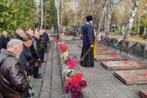 Священник совершил панихиду по погибшим лётчикам