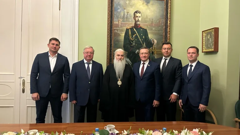 Митрополит Лонгин и председатель ИППО Сергей Степашин обсудили строительство Александро-Невского храма