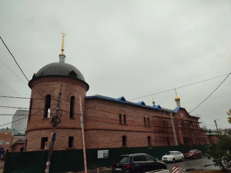 В Спасском женском монастыре установили купол над западными вратами