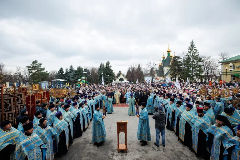 С благодарностью Божией Матери: в крестном ходе в Ульяновске приняли участие около пяти тысяч человек