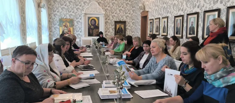 Преподавание курса «Социокультурные истоки» обсудили в Спасском женском монастыре