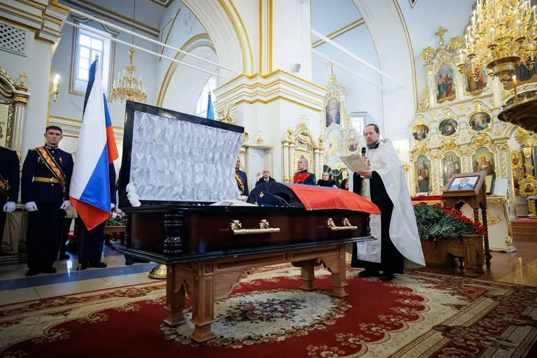 В Спасо-Вознесенском кафедральном соборе прошло отпевание В.Ф. Шкиркова
