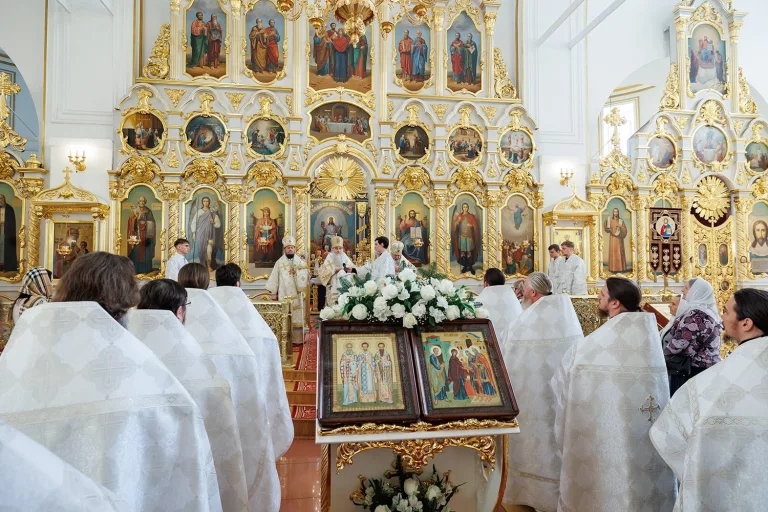 Прославить Родившего Христа: состоялось соборное архиерейское богослужение