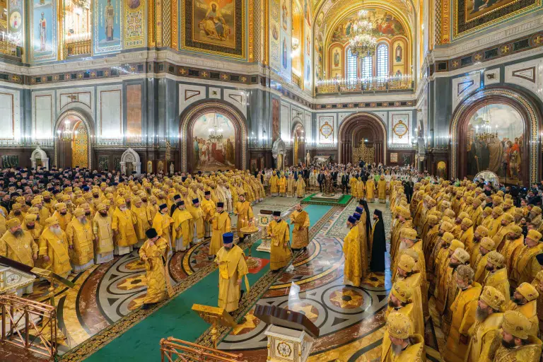 Русская Православная Церковь молитвенно отмечает 16-летие интронизации Святейшего Патриарха Московского и всея Руси Кирилла