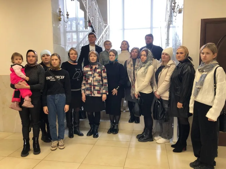 Священник встретился с семьями участников СВО
