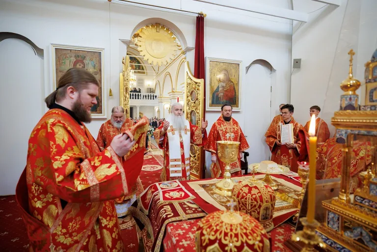 С верой во Христа Воскресшего: соборное богослужение архипастырей Симбирской митрополии стало продолжением Пасхального торжества