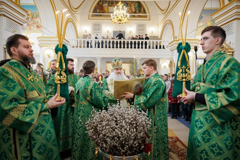 Вербное воскресенье: торжество встречи и начало Страстей Господних