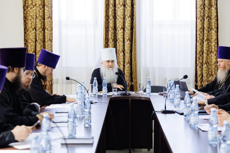 Митрополит Лонгин возглавил заседание Епархиального совета