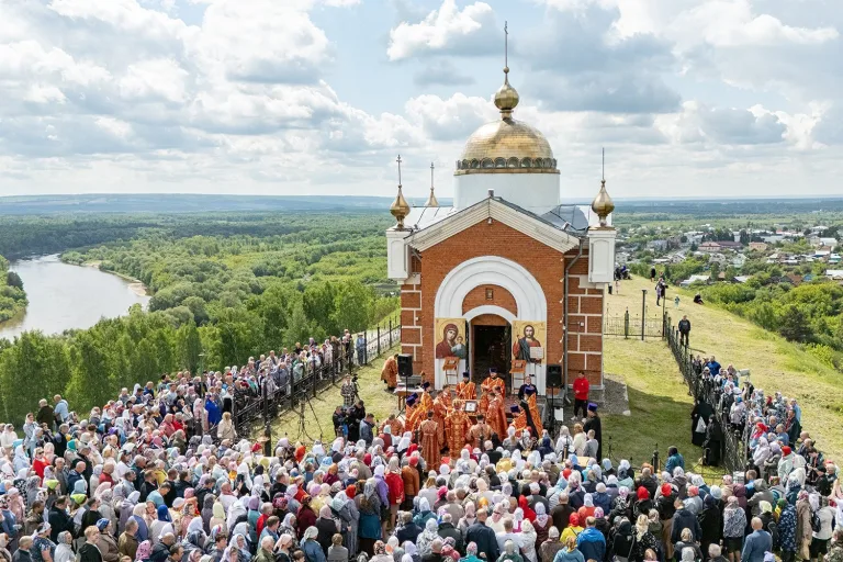 Состоялось праздничное богослужение на Никольской горе