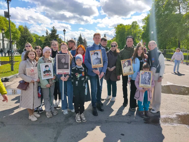 Прихожане городских храмов и православная молодежь приняли участие в шествии «Бессмертного полка»
