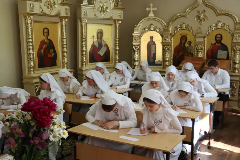 Положительные результаты: сестры милосердия сдали выпускные экзамены