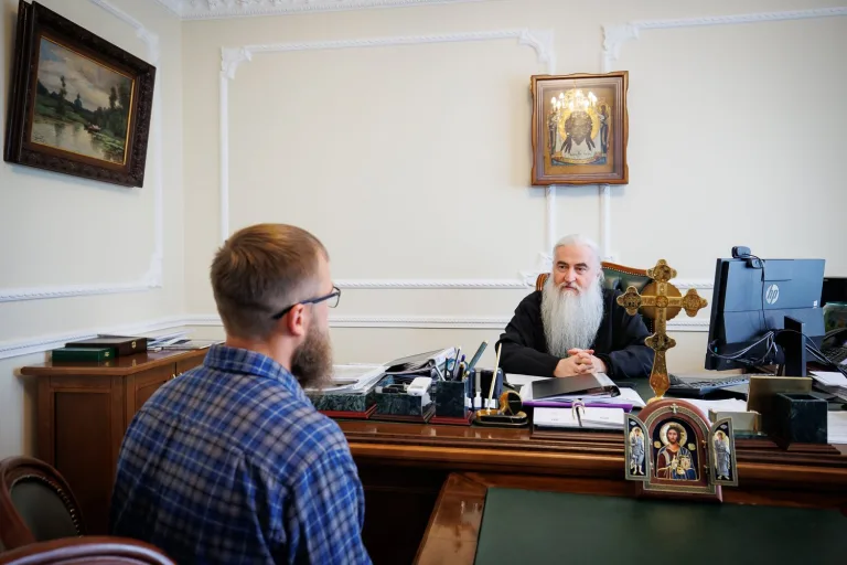 Митрополит Лонгин провел собеседование с абитуриентами Центра подготовки церковных специалистов