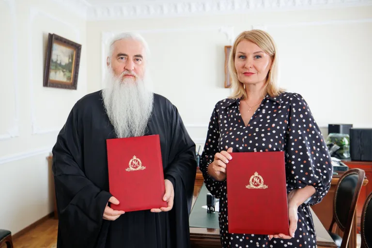 Митрополит Лонгин встретился с уполномоченным по правам ребенка Ольгой Ивановой