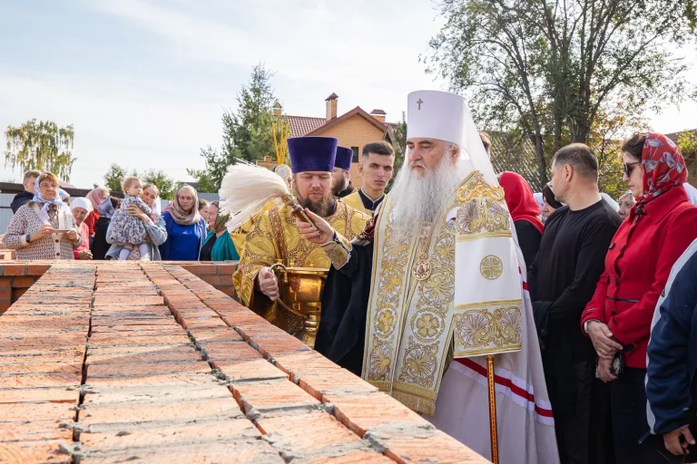 Совершен чин основания Никольского храма села Криуши