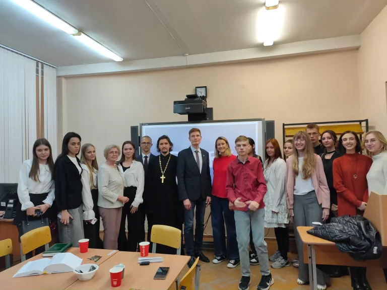 На встрече православного молодежного клуба при УлГПУ состоялся просмотр фильма о преподобномученице Екатерине (Декалиной)