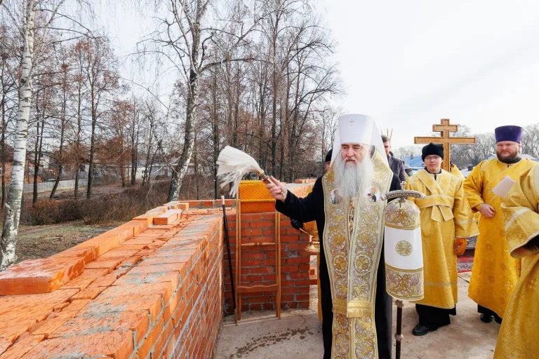 Совершен чин основания храма в честь иконы Божией Матери «Спорительница хлебов» пос. Тимирязевский