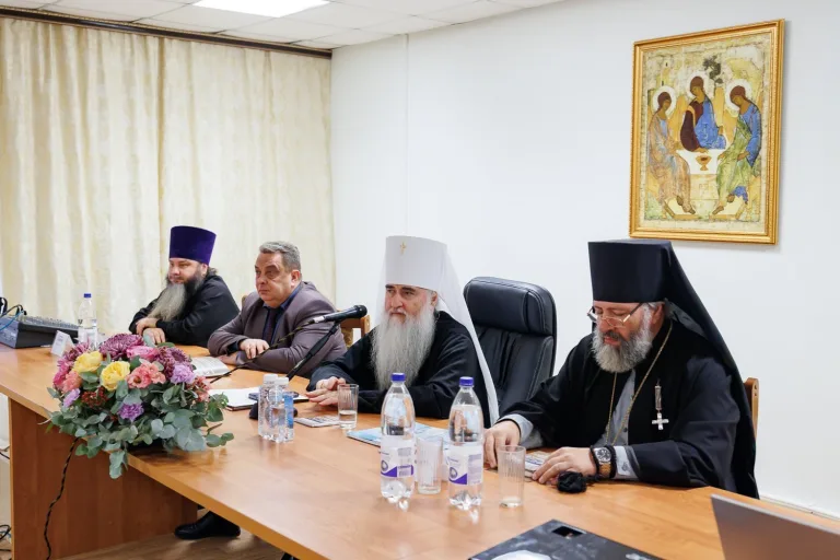 Митрополит Лонгин возглавил проведение Рождественских чтений в Барышской епархии