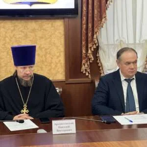За укрепление семьи: священник выступил на демографическом совете