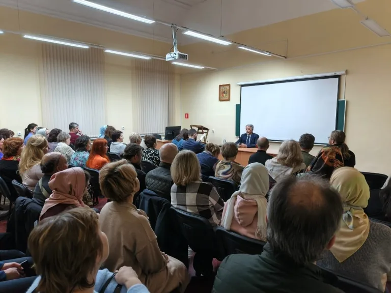Гость Рождественских чтений Андрей Солодков встретился с учащимися УлГУ и ЦПЦС