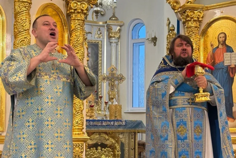 Руководитель епархиального отдела посетил интернат для слабослышащих и совершил Литургию с сурдопереводом