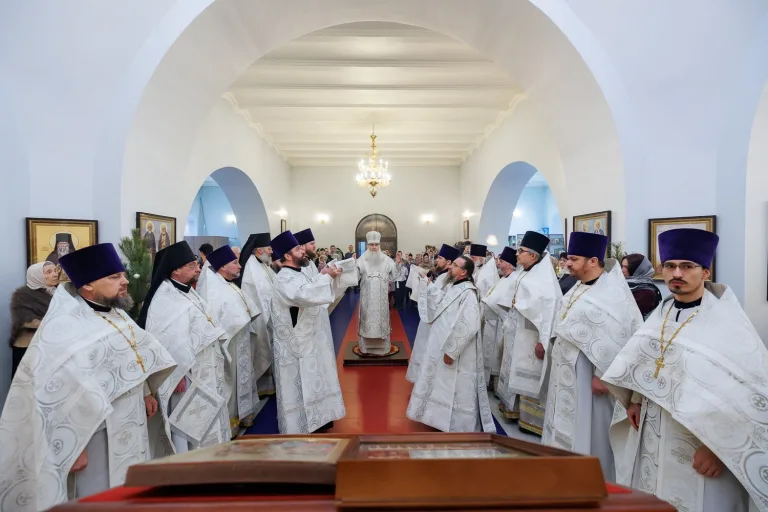 В р.п. Павловка Барышской епархии прошли Архиерейское богослужение и концерт Архиерейского мужского хора