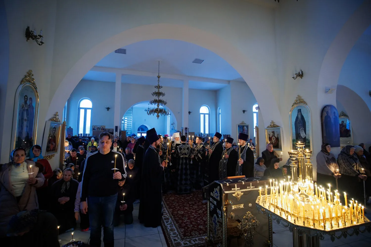 Великое повечерие с чтением канона преподобного Андрея Критского в храме во имя святителя Николая Чудотворца г. Ульяновска