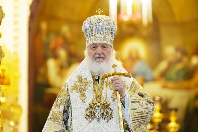 Митрополит Лонгин направил поздравление Святейшему Патриарху Кириллу с 50-летием Архиерейской хиротонии