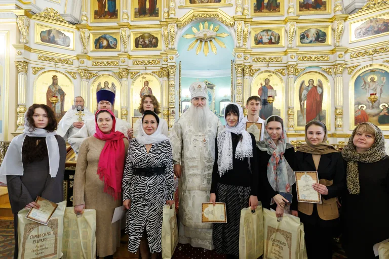 Митрополит Лонгин совершил Крещальную литургию