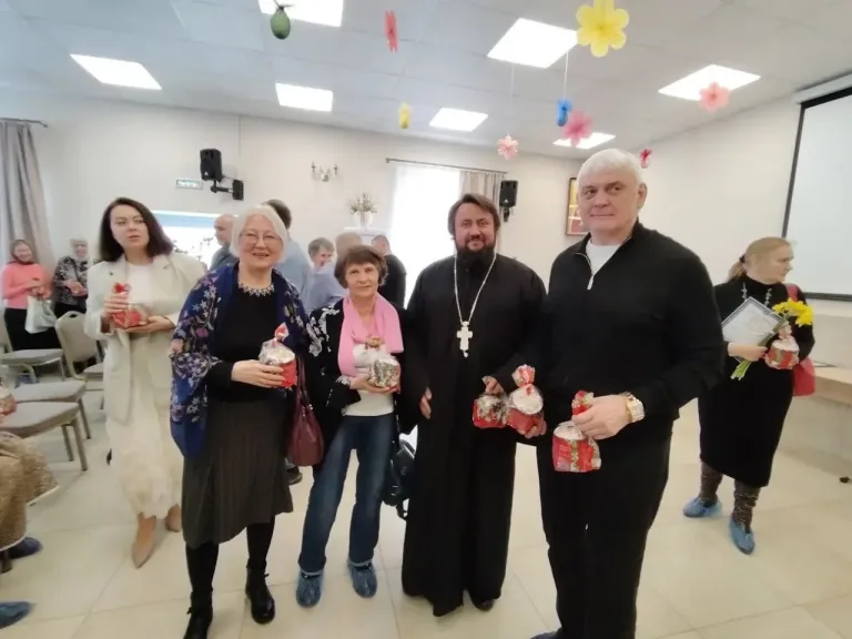 В Никольском храме поощрили активных добровольцев