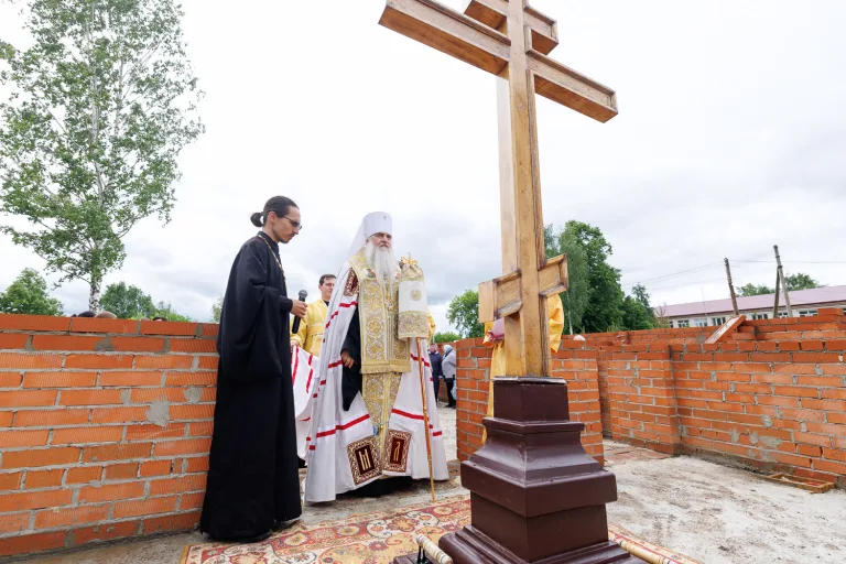 Совершен чин основания Покровского храма в селе Новый Урень