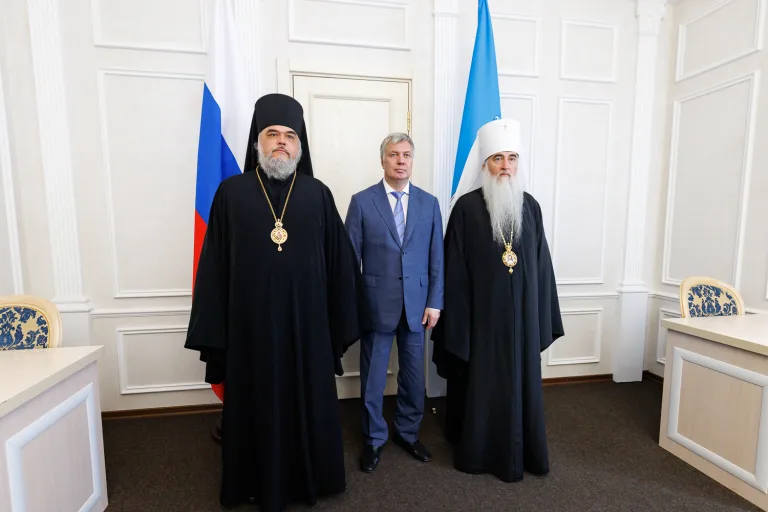 Митрополит Лонгин и Епископ Александр встретились с губернатором Алексеем Русских