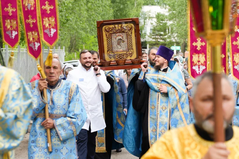 Жадовская Казанская икона Богородицы прибыла в Заволжье