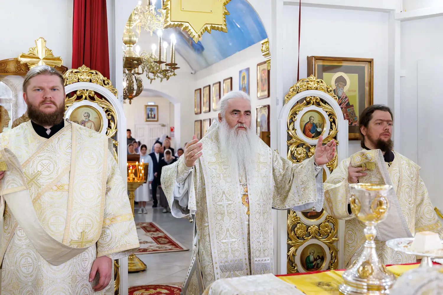 Божественная литургия в храме в честь иконы Божией Матери «Всех скорбящих Радость» с. Большое Нагаткино