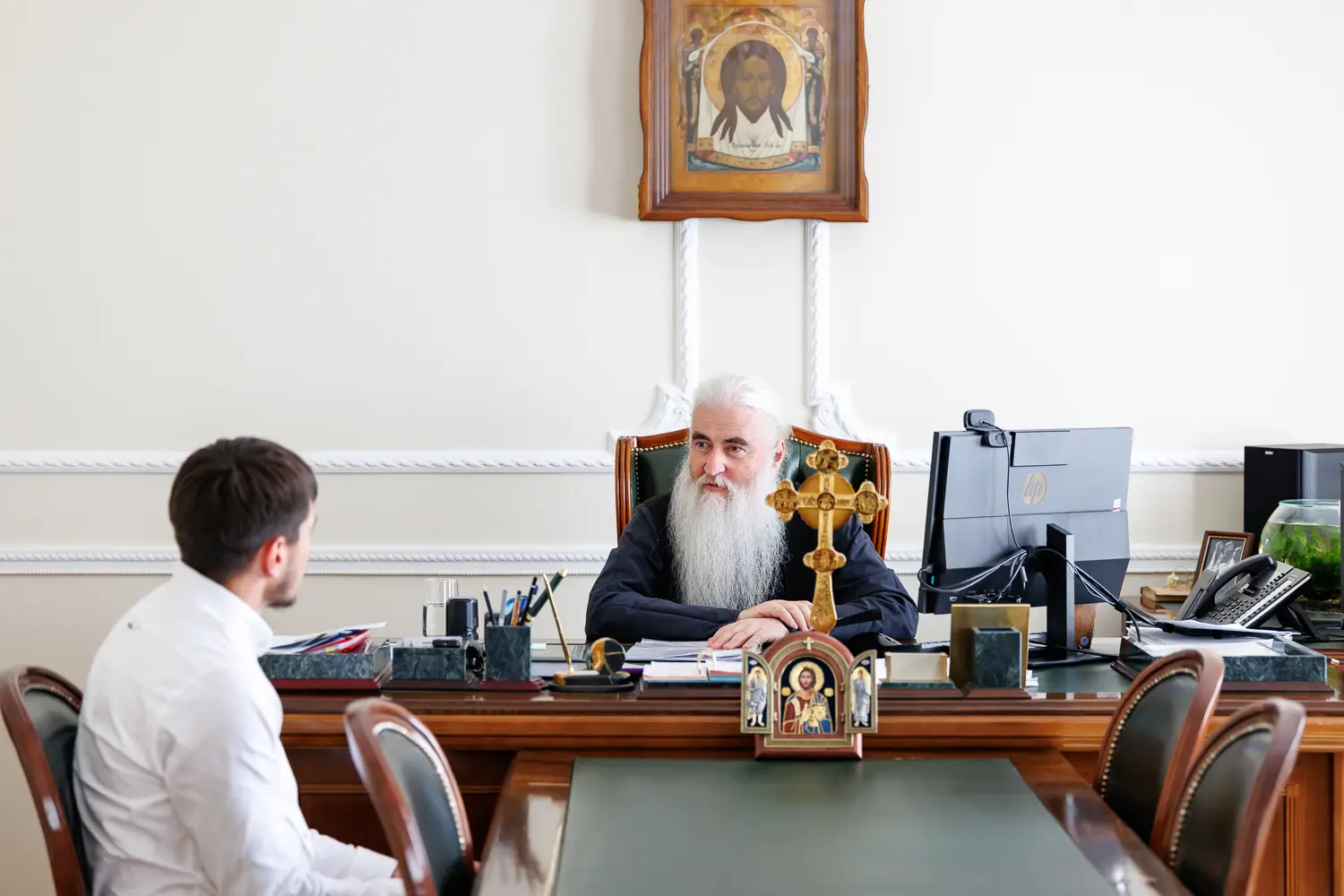 Митрополит Лонгин провел собеседование с абитуриентами Центра подготовки церковных специалистов