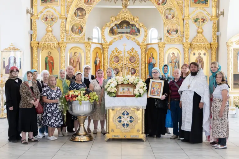На Преображение в Никольском храме совершен молебен для слабослышащих
