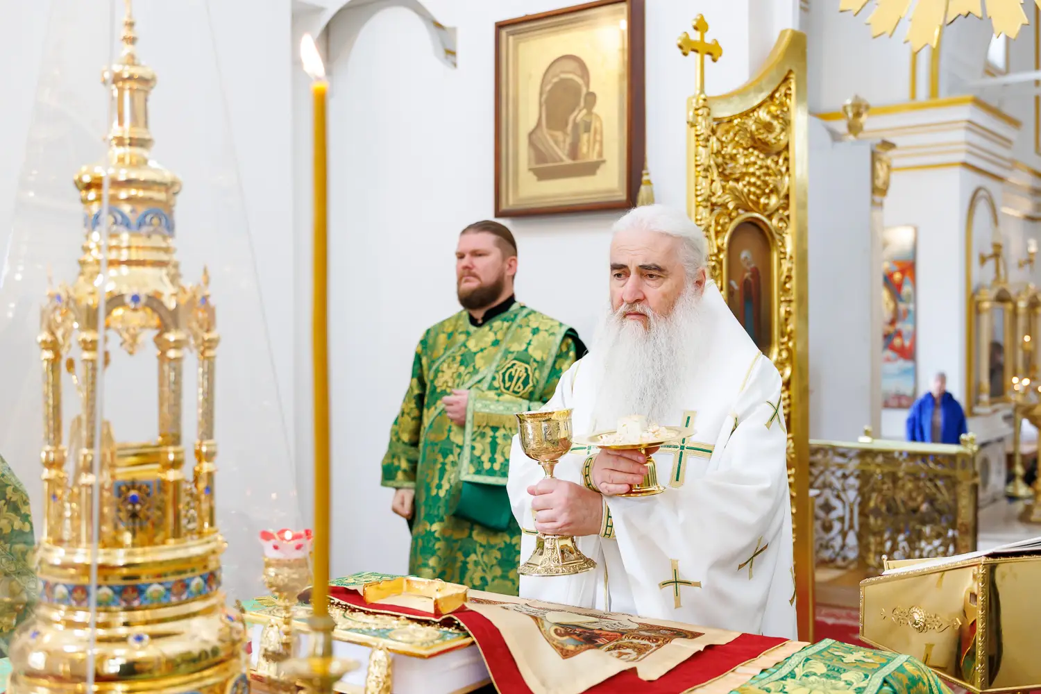 Божественная литургия в Спасо-Вознесенском кафедральном соборе г. Ульяновска