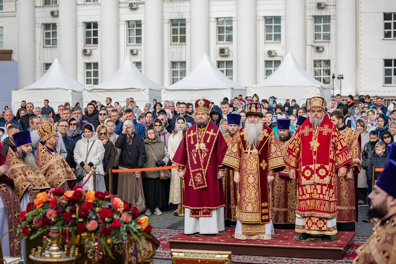 Божественная литургия на Соборной площади г. Ульяновска