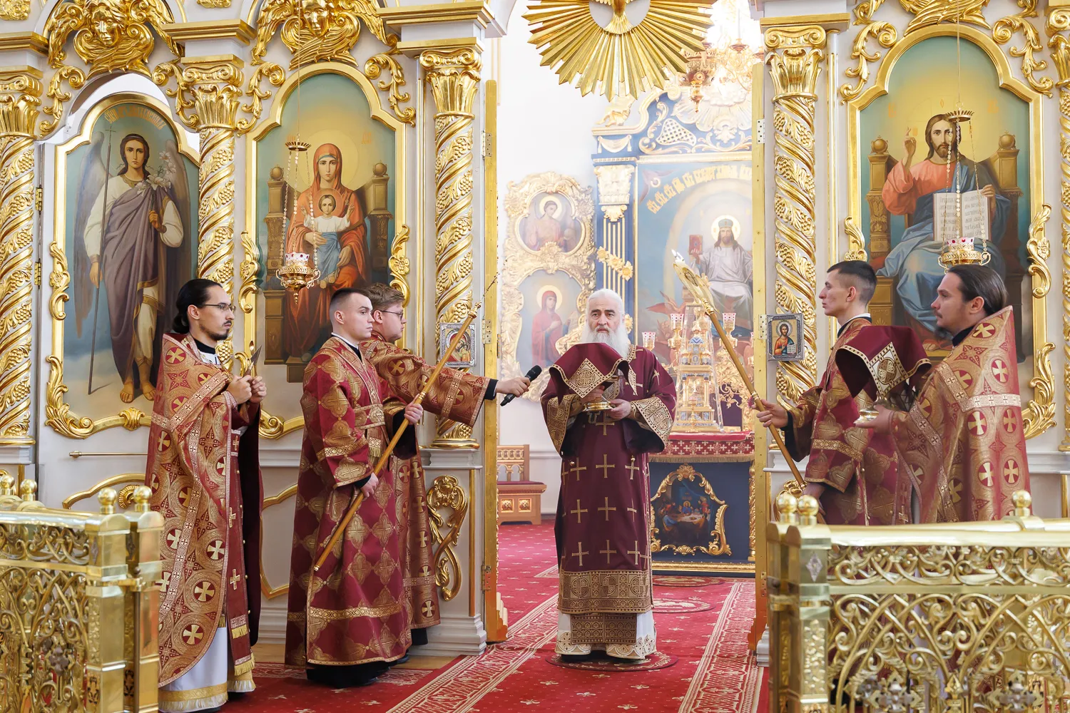 Божественная литургия в Спасо-Вознесенском кафедральном соборе г. Ульяновска