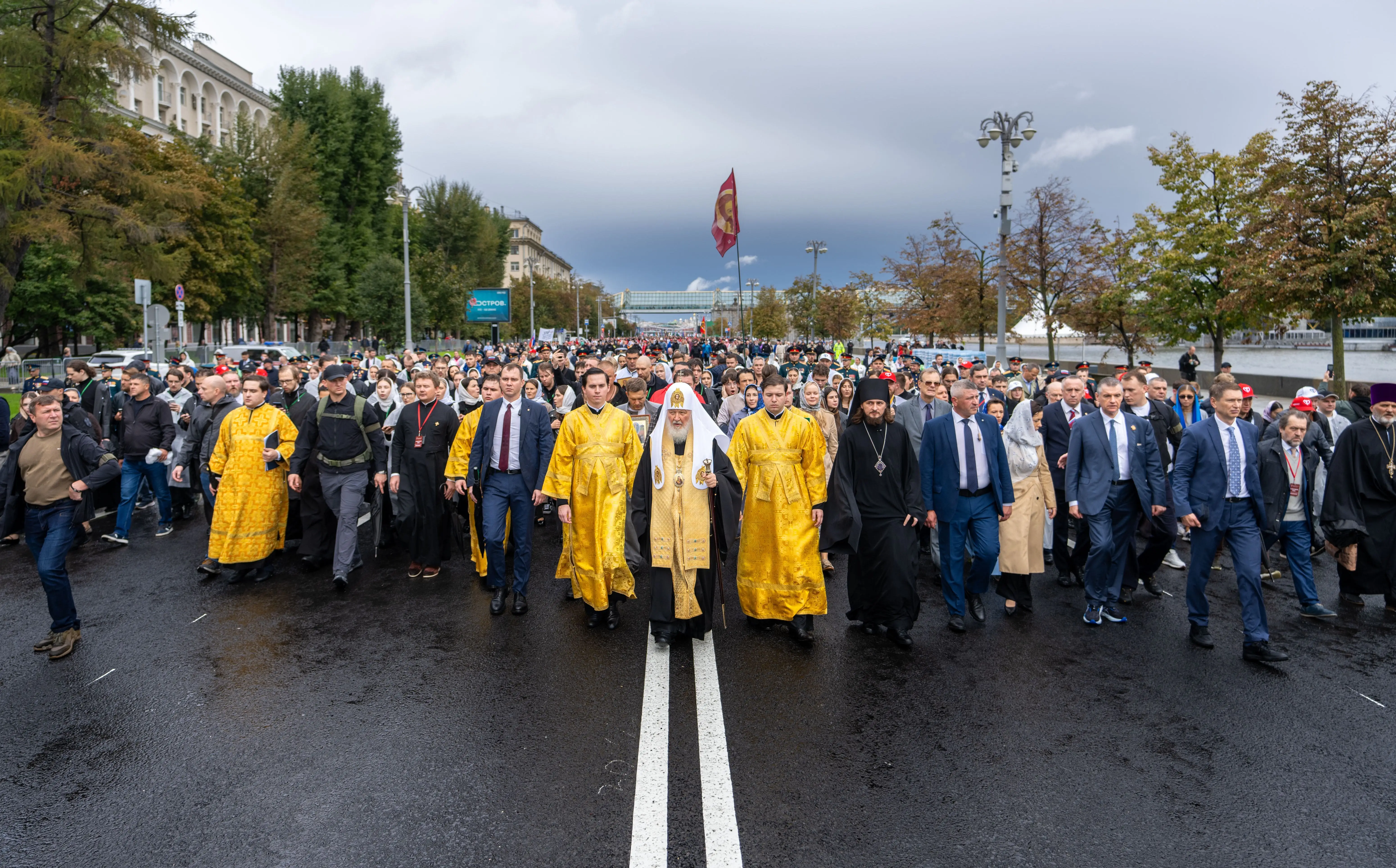 Господь, как хранил землю Русскую, так и нас всех сохранит
