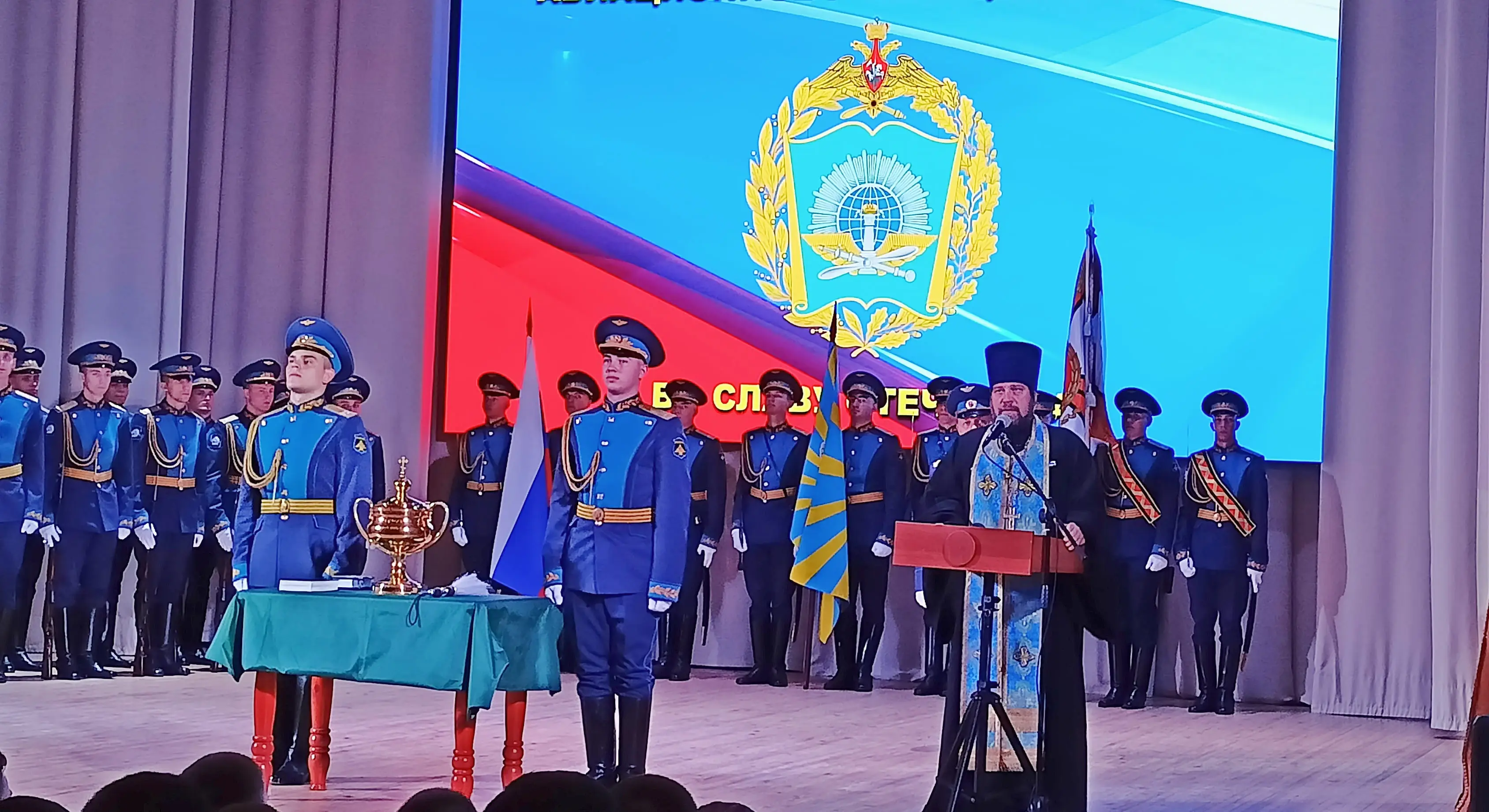 Благословение на учебу получили курсанты авиаучилища