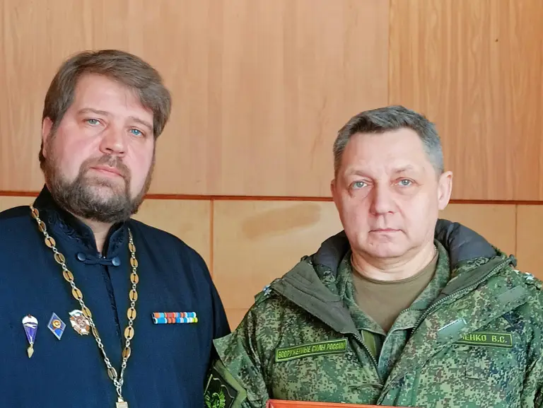 Священник встретился с начальником Ульяновского высшего военного авиационного училища летчиков