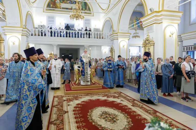 Что происходит на всенощном бдении?
