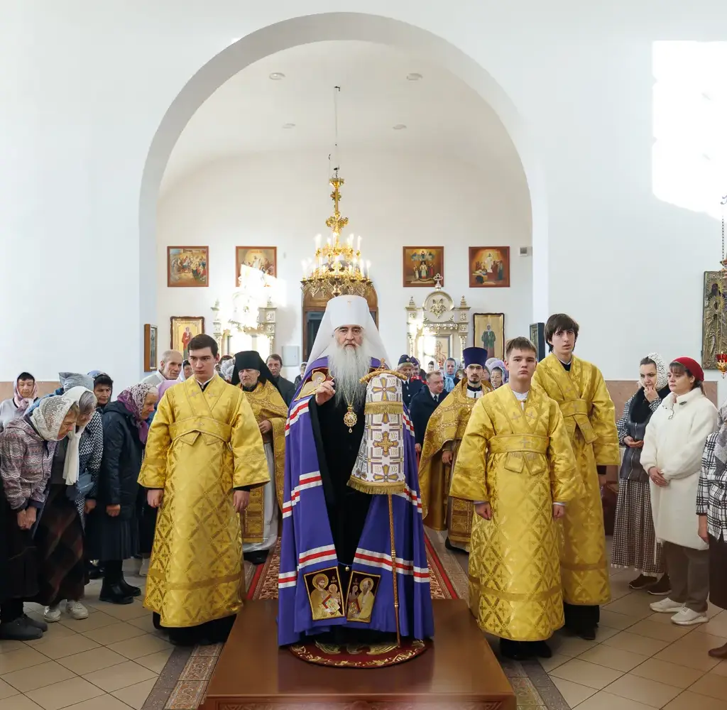 Божественная литургия в кафедральном соборе в честь Преображения Господня р.п. Новоспасское
